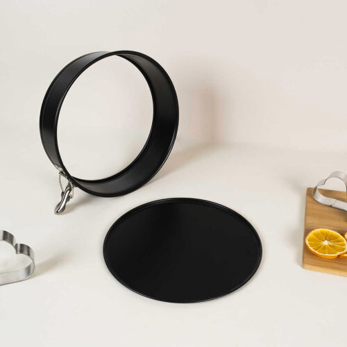 Kaiser Kelepçelı Kek Kalıbı 240 mm - 4